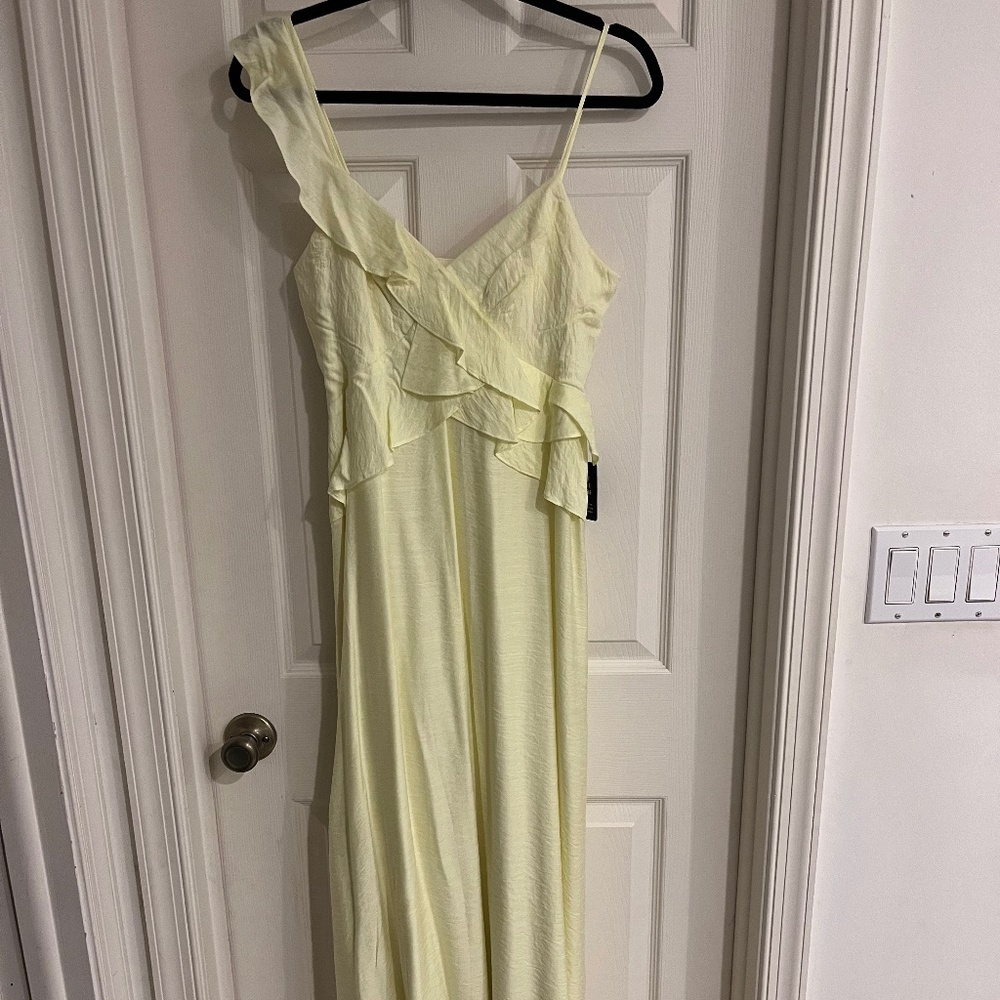 Long, light Yellow Express Dress